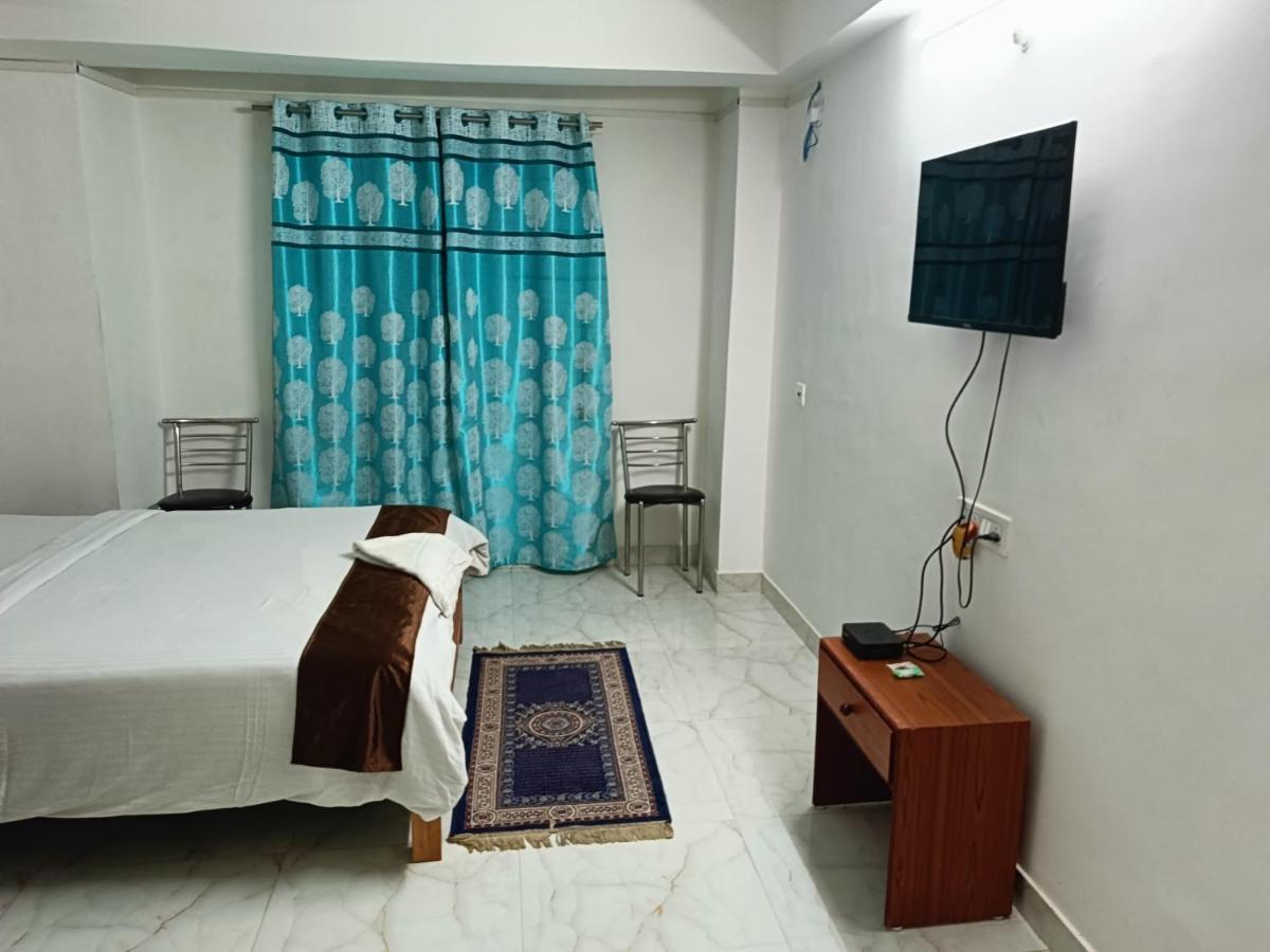 Hotel Atithi Grand Guwahati Esterno foto