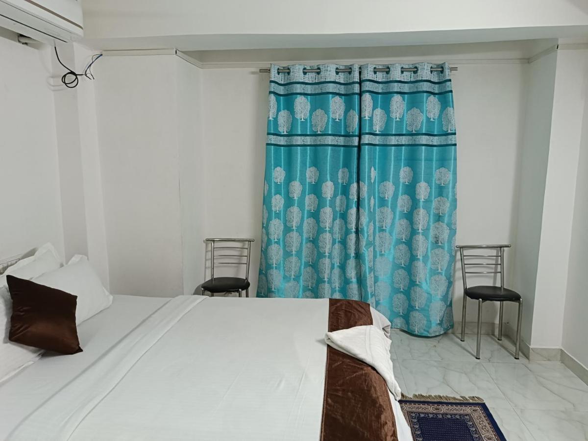 Hotel Atithi Grand Guwahati Esterno foto