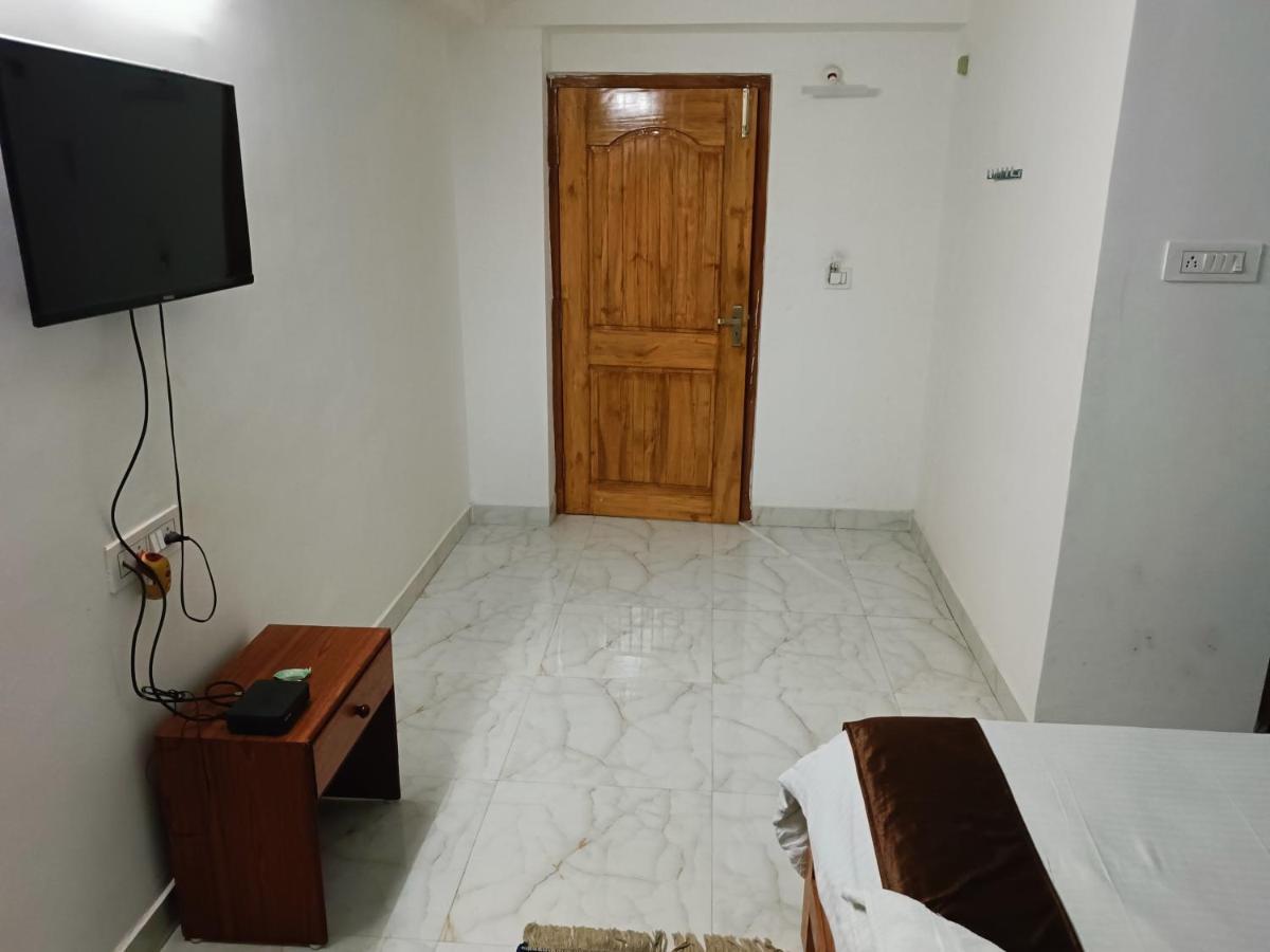 Hotel Atithi Grand Guwahati Esterno foto