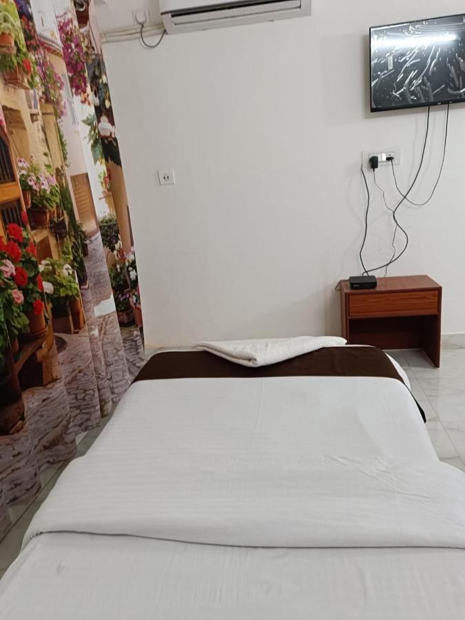 Hotel Atithi Grand Guwahati Esterno foto