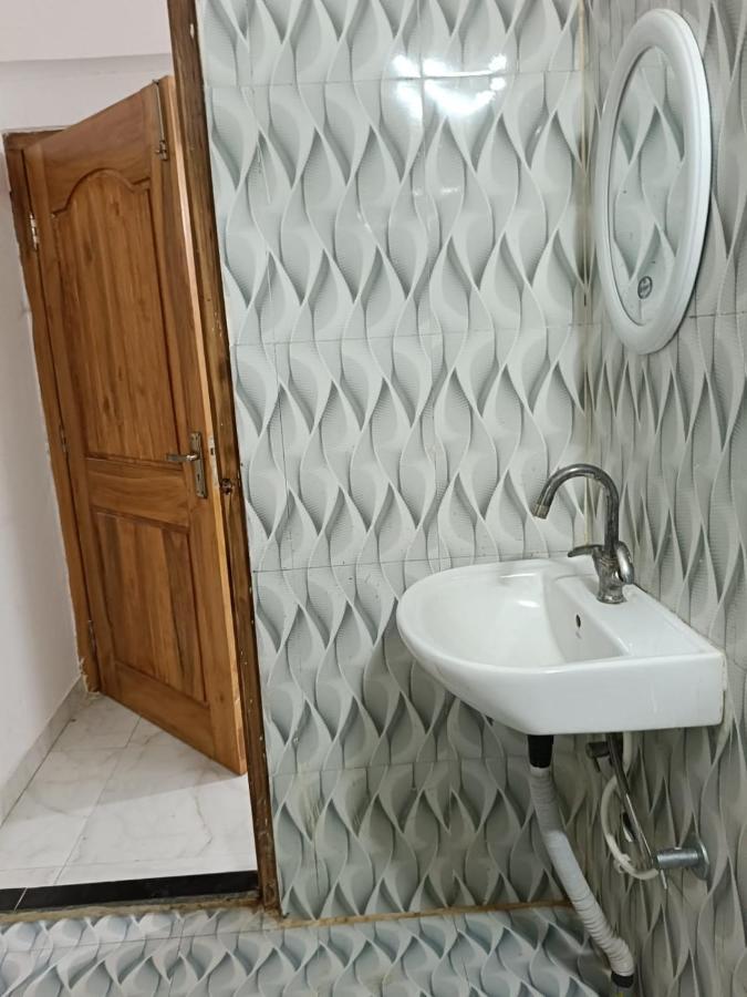 Hotel Atithi Grand Guwahati Esterno foto
