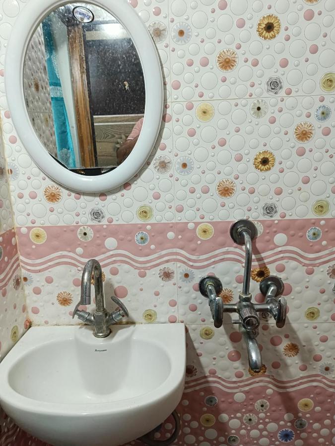 Hotel Atithi Grand Guwahati Esterno foto