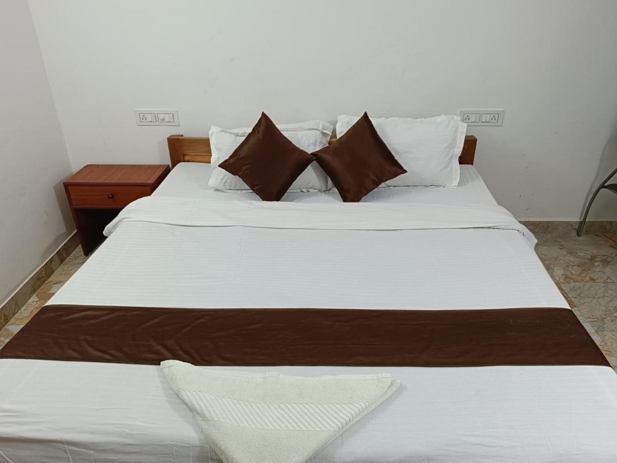 Hotel Atithi Grand Guwahati Esterno foto