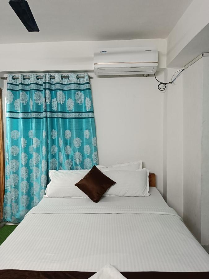 Hotel Atithi Grand Guwahati Esterno foto