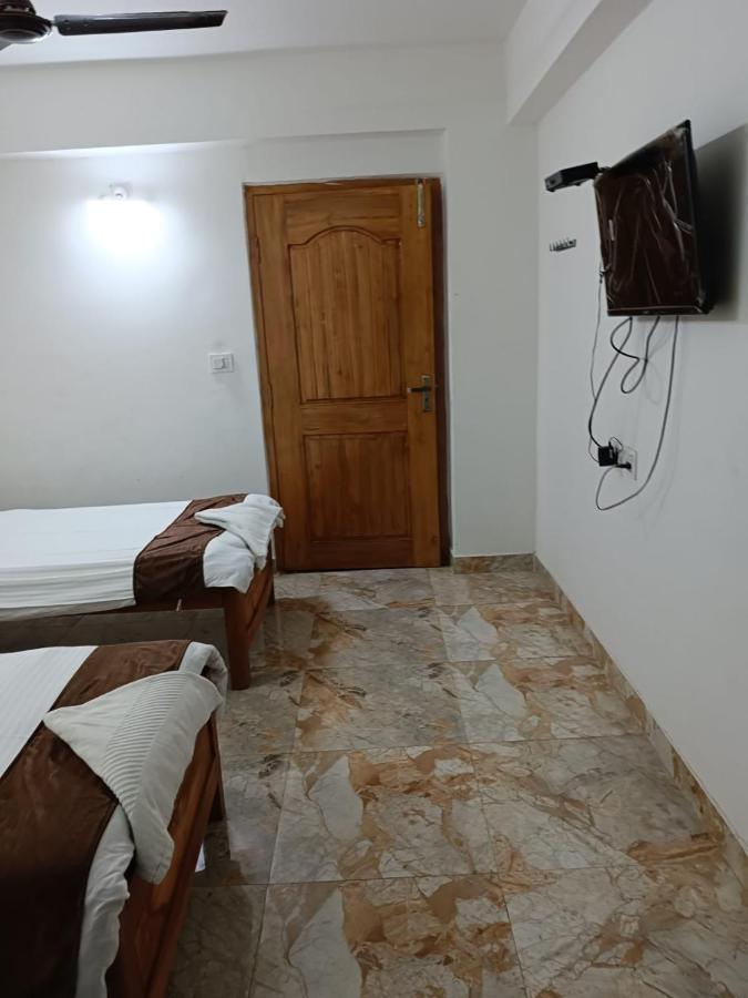 Hotel Atithi Grand Guwahati Esterno foto