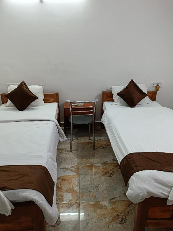 Hotel Atithi Grand Guwahati Esterno foto